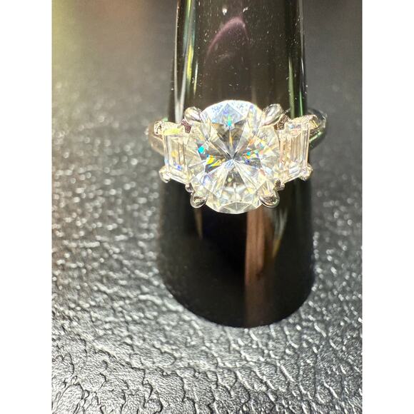 3CT Oval Moissanite sterling silver ring - Picture 1 of 1